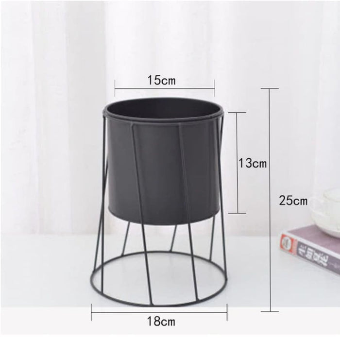 Fioriera Con Piedistallo In Ceramica Geometrica Nera