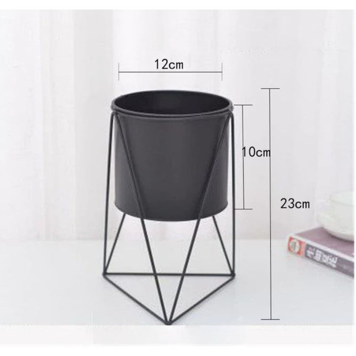 Coprivaso Per Piante In Ceramica Triangolare Nero