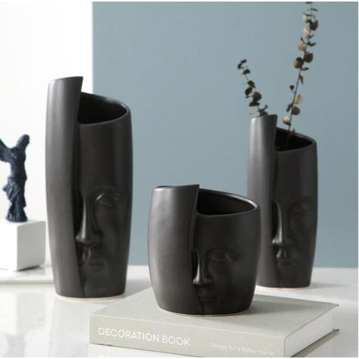 Fioriera In Piedi Nera Con Faccia Nascosta