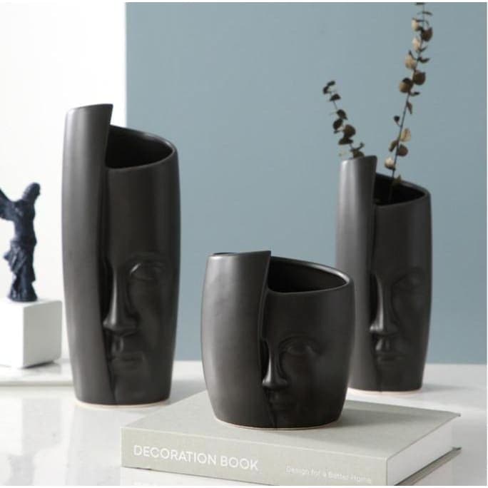 Fioriera In Piedi Nera Con Faccia Nascosta