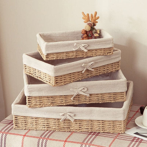 Cesto In Vimini E Tessuto