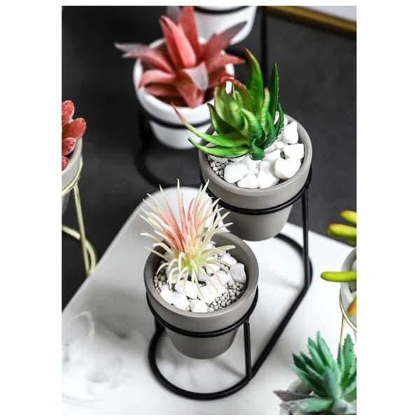 Vaso Con Piedistallo In Metallo Dio