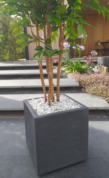 Preparazione Del Vassoio Per Piante Artificiali Finitura In Marmo Bianco