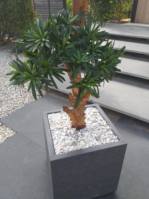 Preparazione Del Vassoio Per Piante Artificiali Finitura In Marmo Bianco